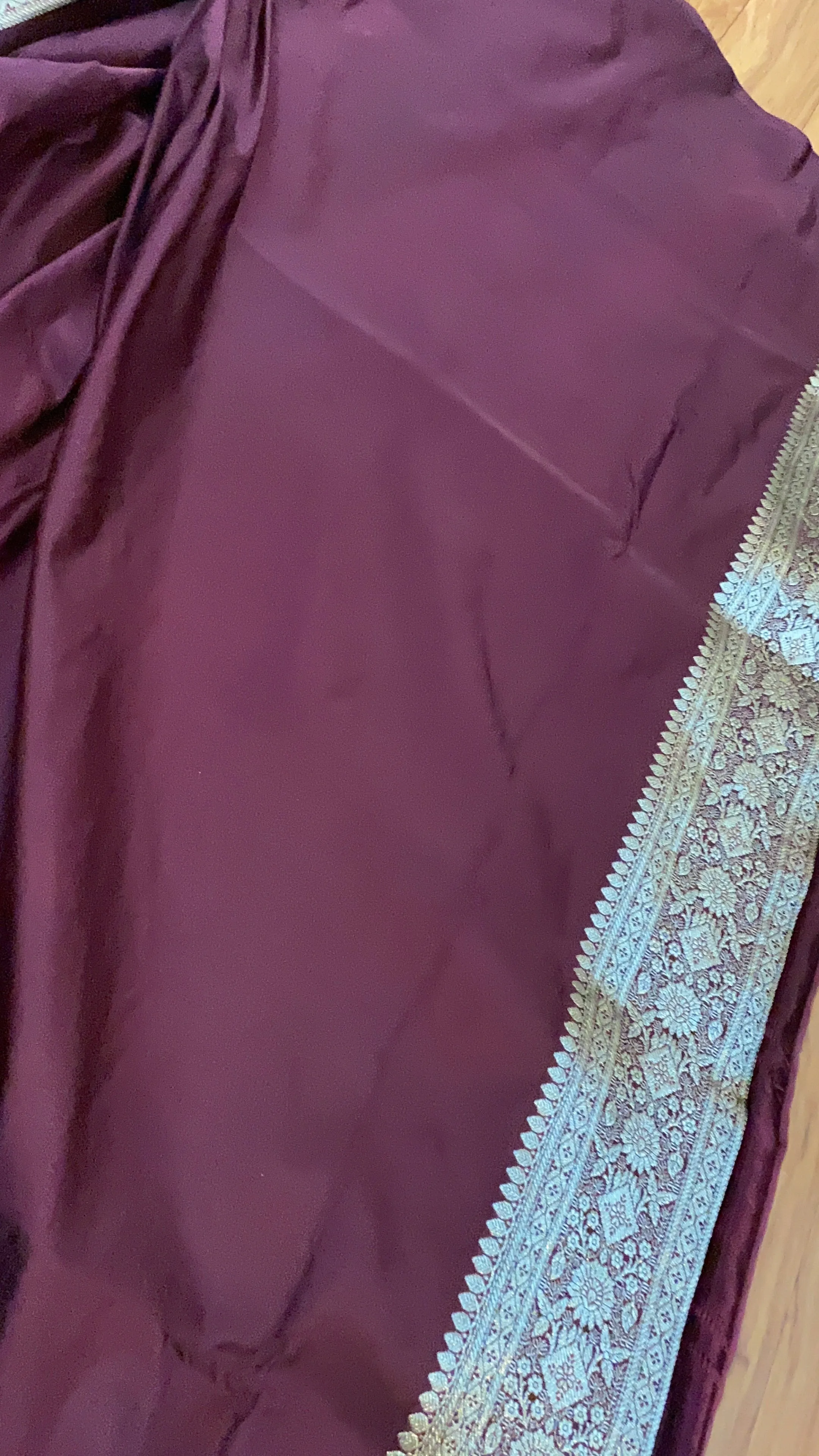 Exquisite Handloom Wine Pure Silk Banarasi Saree