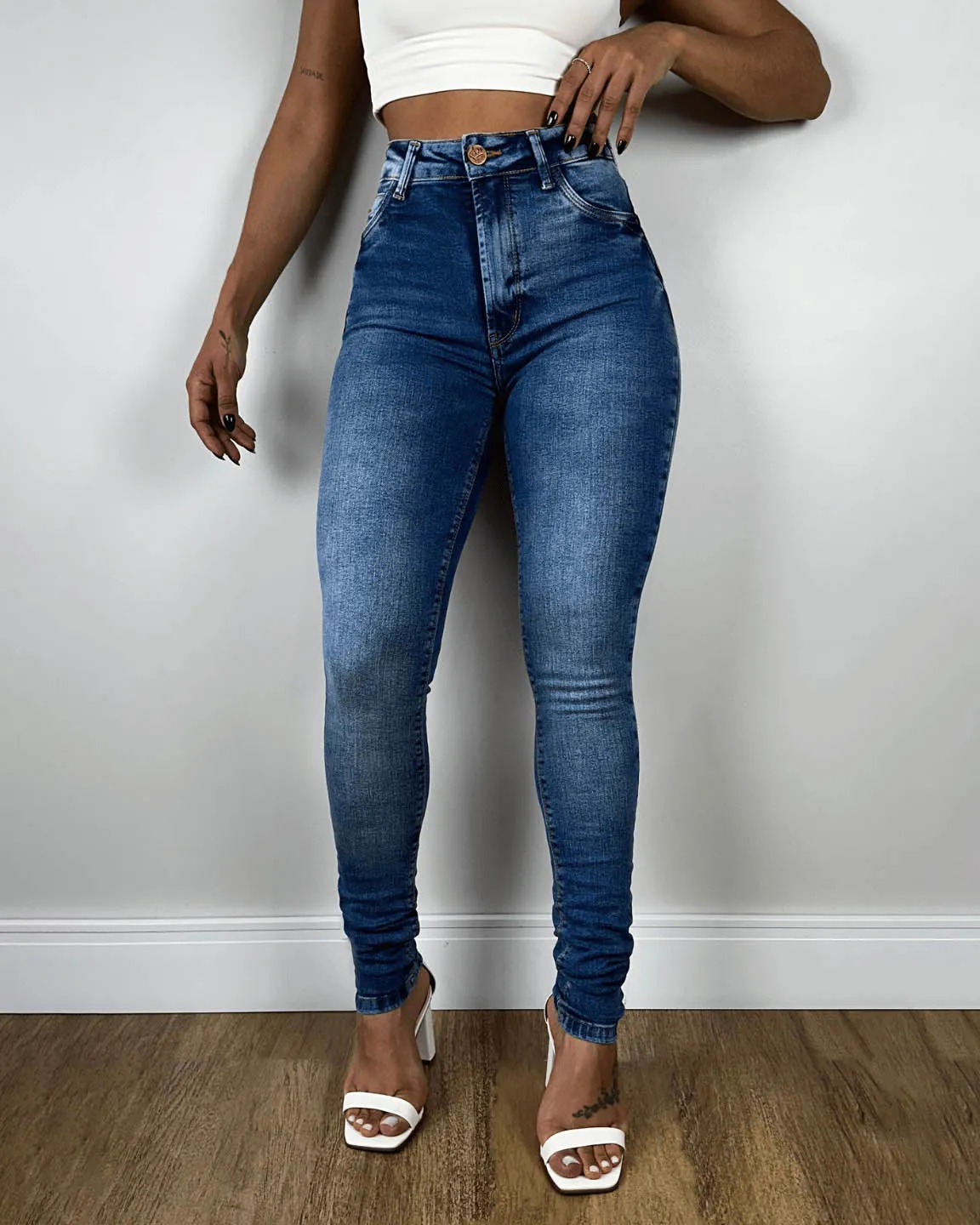 High-Rise Skinny Jeans mit Po-Lifting und schlanker Form