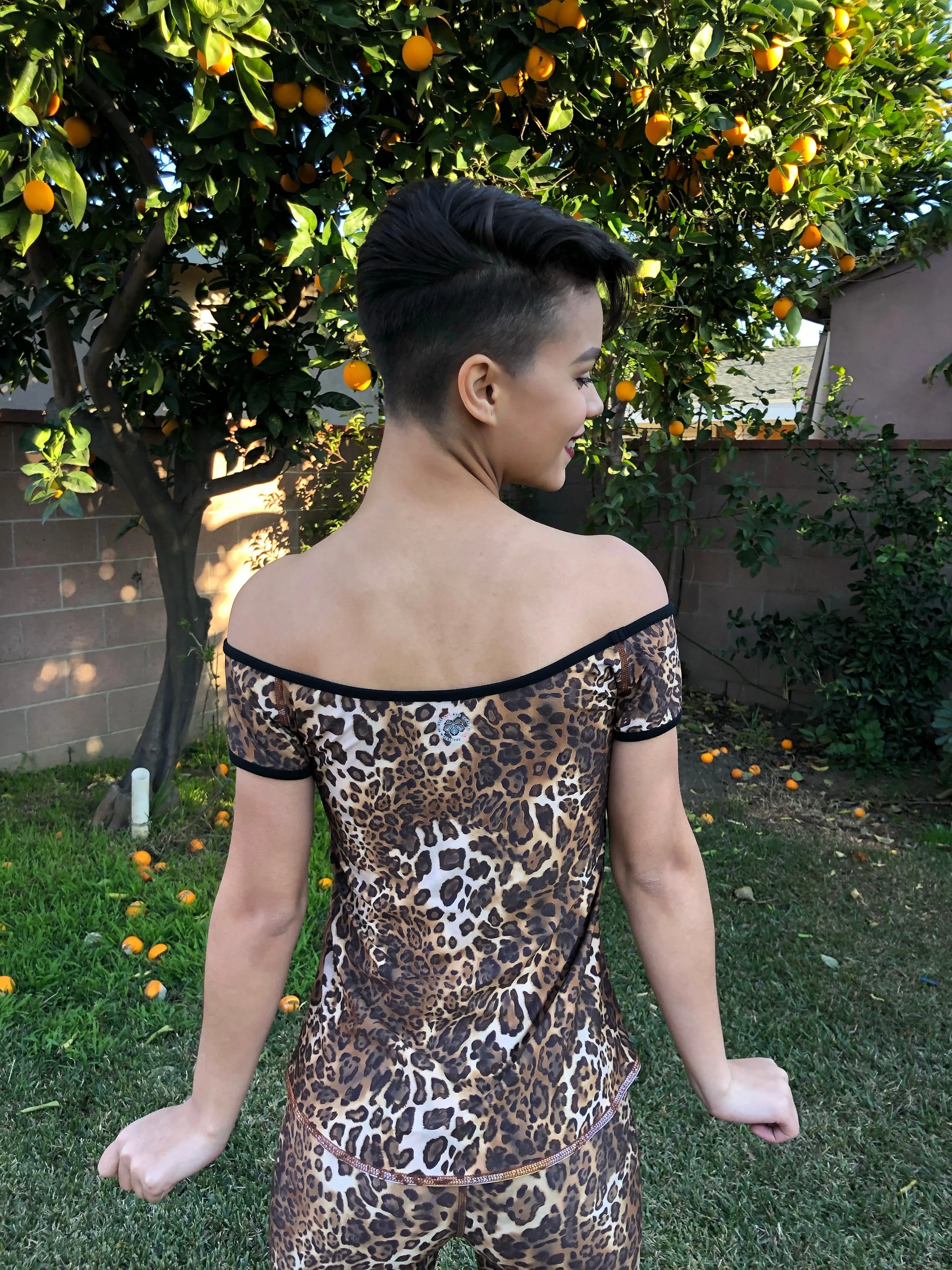 OFF THE SHOULDER TOP BROWN TIGER/LEOPARD