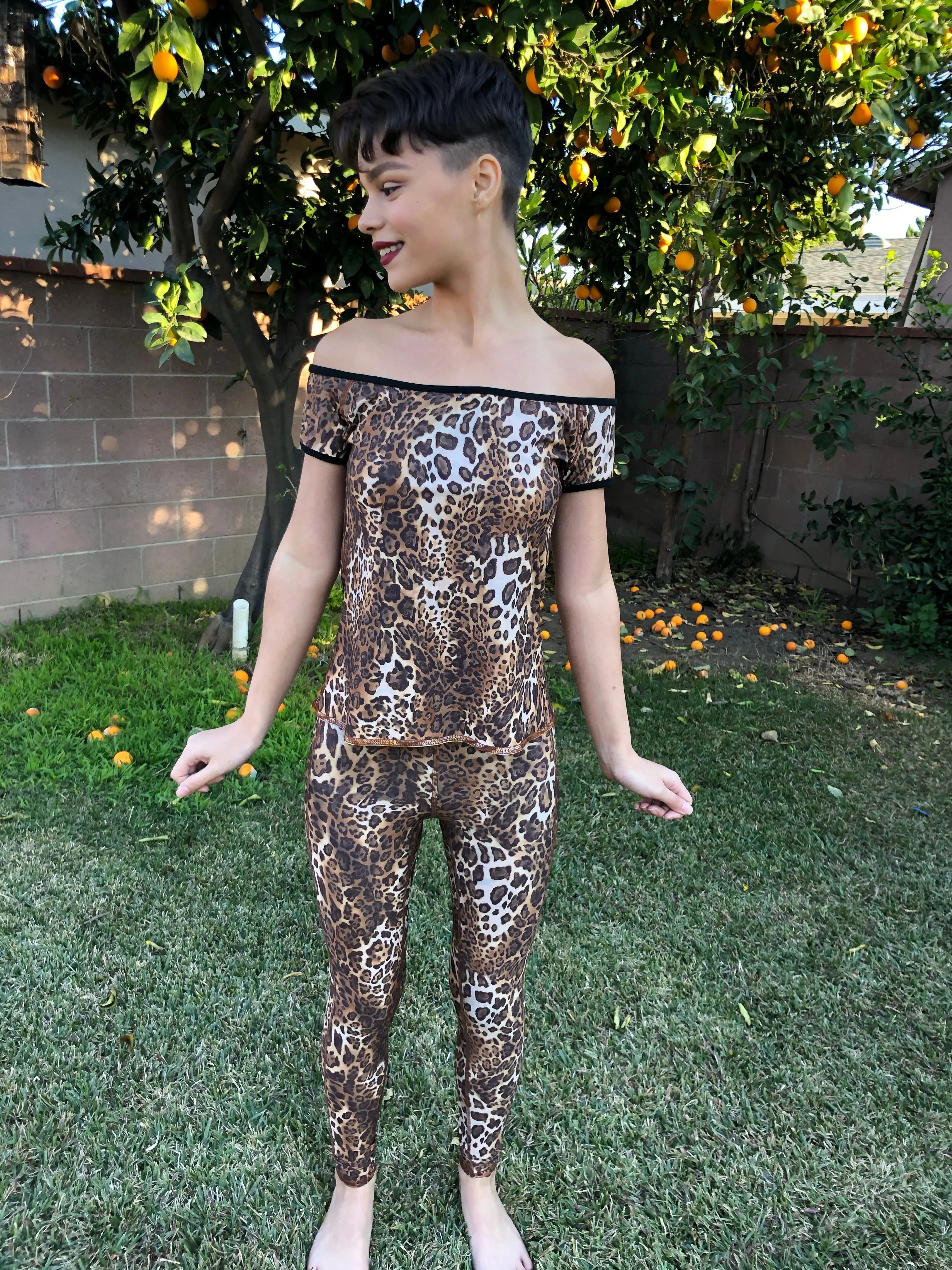 OFF THE SHOULDER TOP BROWN TIGER/LEOPARD