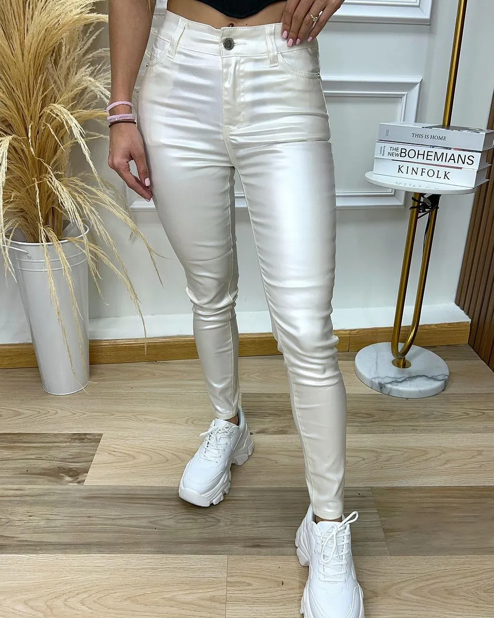 Sexy Curve Jeans aus Metall