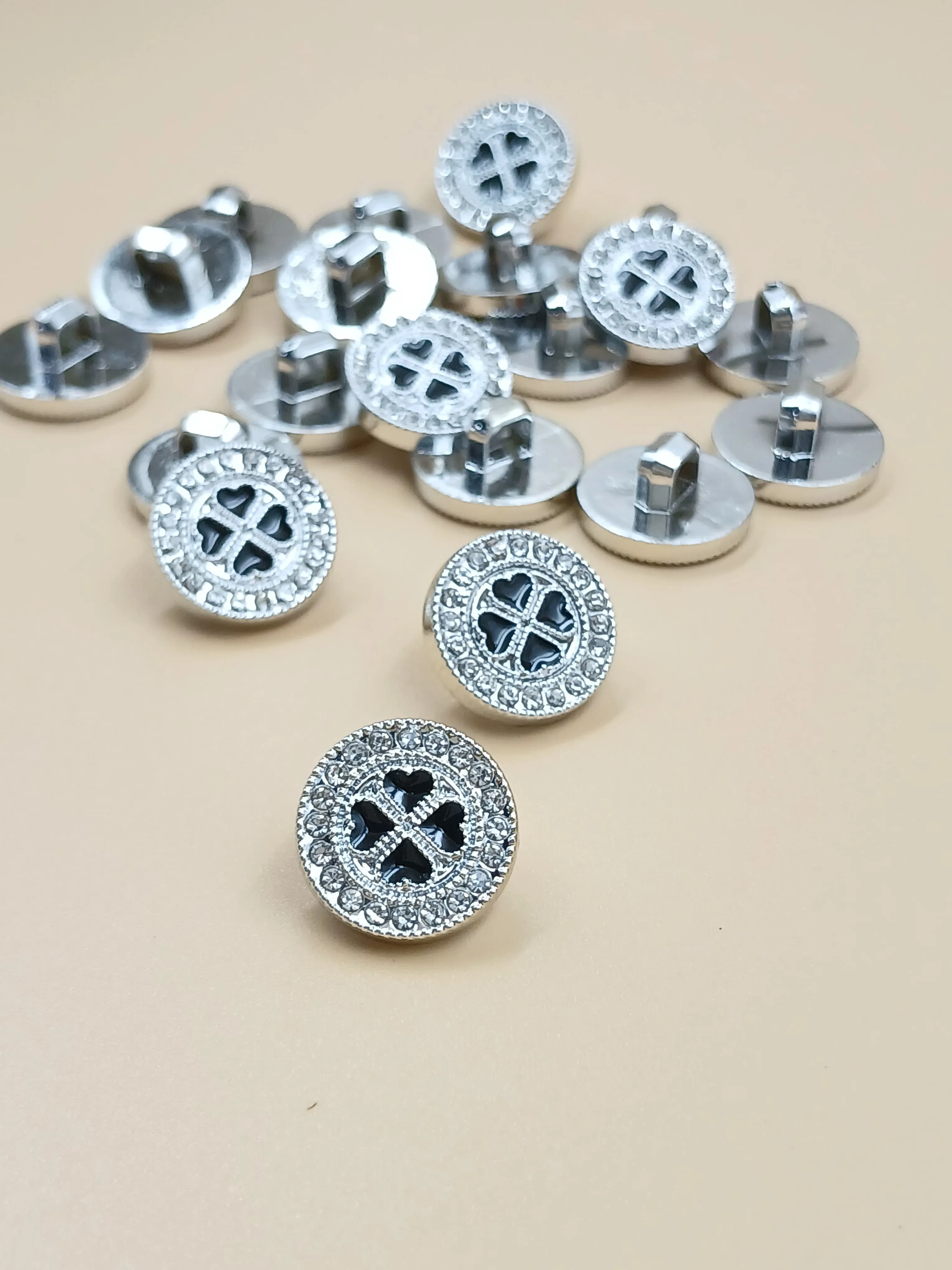 Silver Round Shape Down One Hole Flower Design Buttons