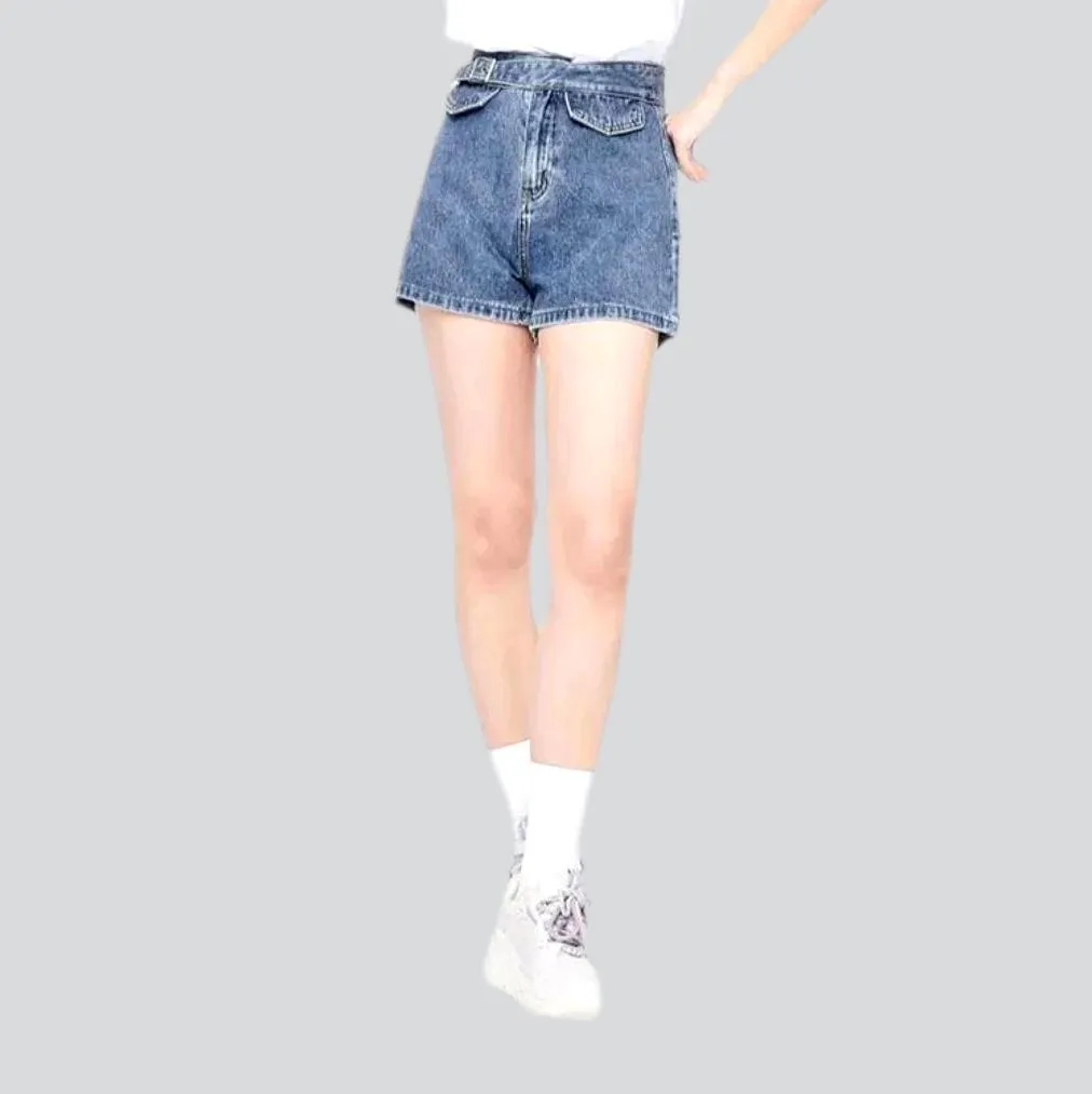 Women's shorts with denim belt