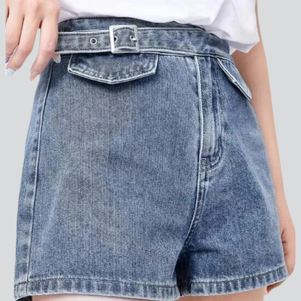 Women's shorts with denim belt