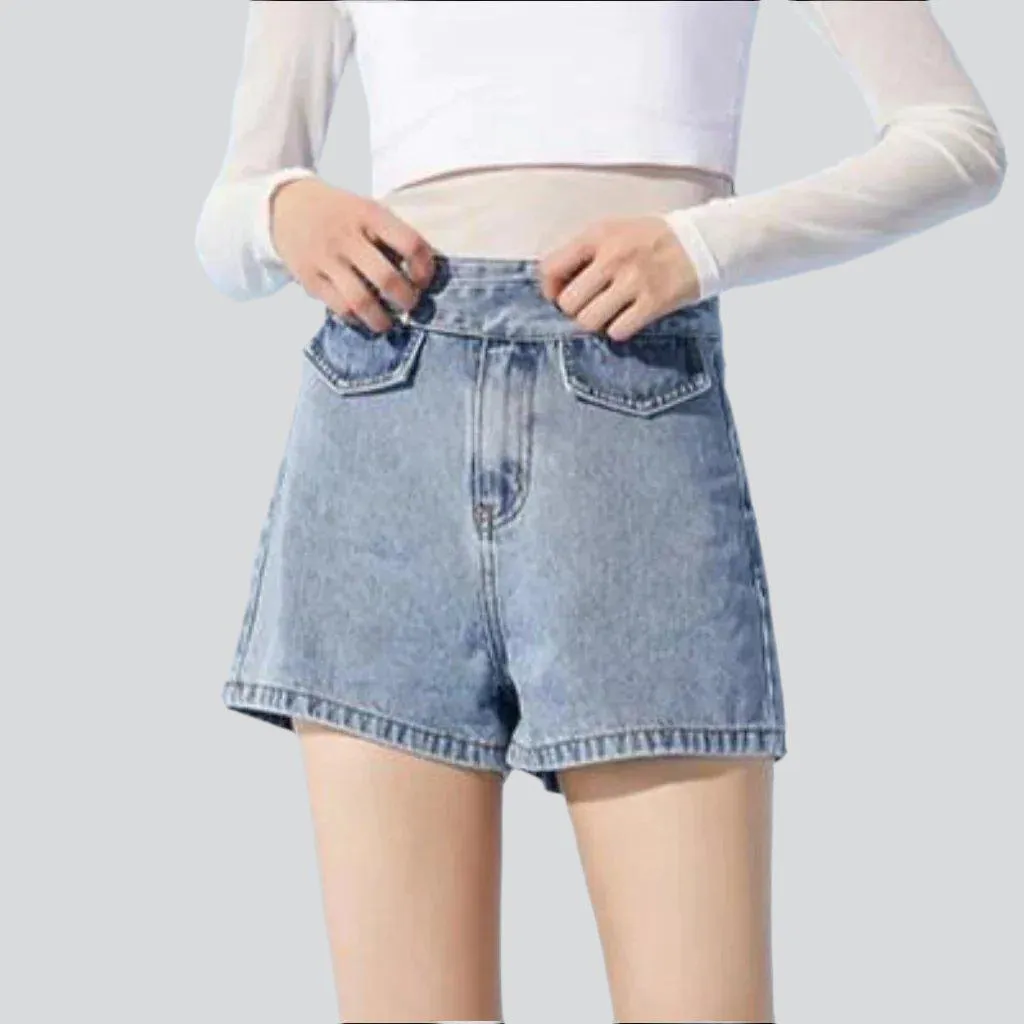 Women's shorts with denim belt