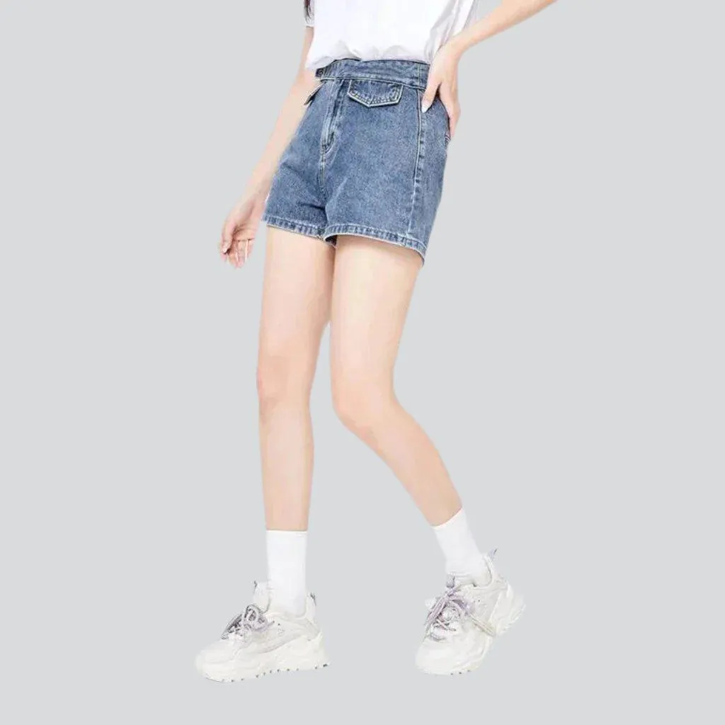 Women's shorts with denim belt