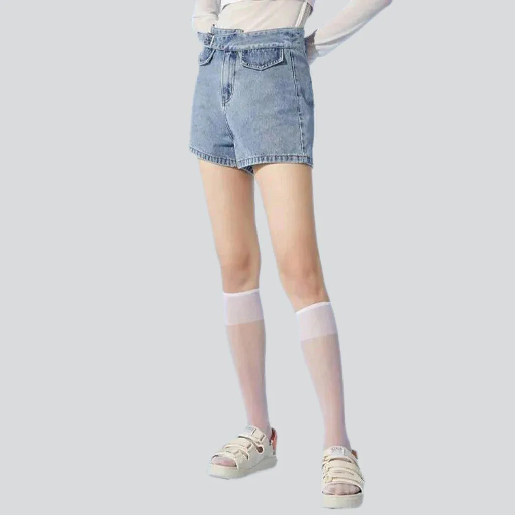 Women's shorts with denim belt