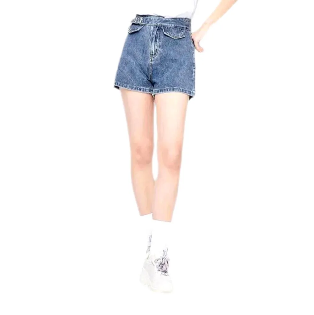 Women's shorts with denim belt