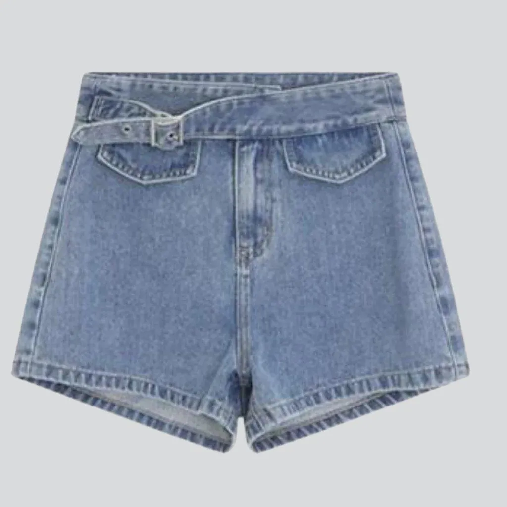 Women's shorts with denim belt